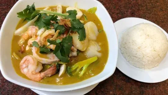 26.  Seafood Curry/ Cari Hassan