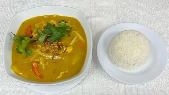 25b. Curry Chicken / Gà Xao Cà Ri