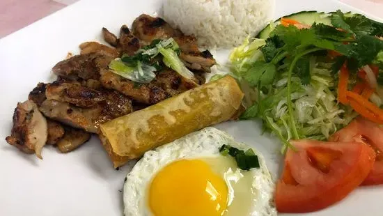 22b. Steam rice w/charbroiled BBQ meat w/egg roll & easy egg