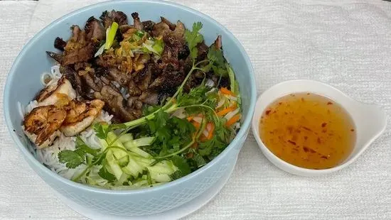 17a. Shrimp & Charbroiled BBQ Meat w/Rice Vermicelli / Bún Tôm Nướng, Gà Hoặc Bò Hoặc Heo Nướng