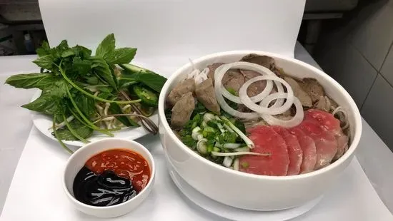 1a. Special Combo Rice Noodle / Phở Đặc Biệt