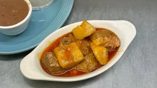 Pork  Fricassee with Potatoes/ Fricasé de Cerdo con papas