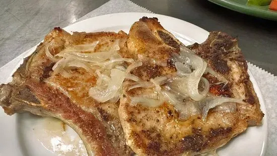 Grilled Pork Chop/Chuletas de Cerdo a la Plancha