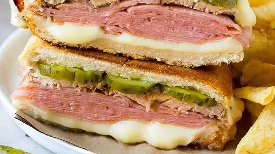 Sandwich Cubano/Cuban Sandwich