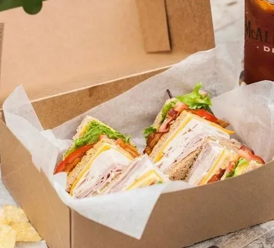 CLUB SANDWICH BOX LUNCH