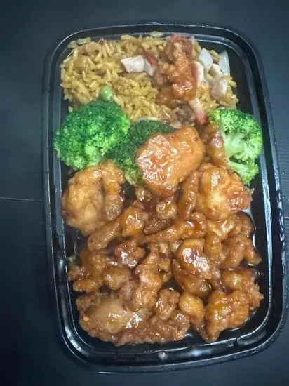 ˚ʚ🍱┋C11. General Tso's Chicken Dinner Combination