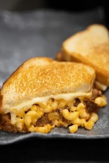 Piggy Mac Grilled Cheese