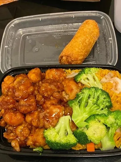 C15. General Tso's Chicken Combo Platter/ C15. 左雞