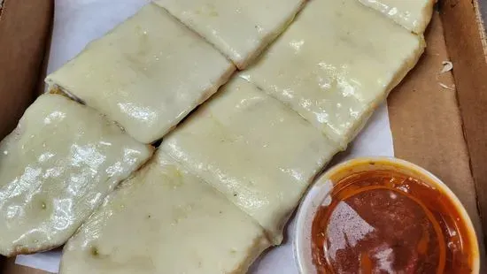 Cheesy Garlic Bread with Marinara