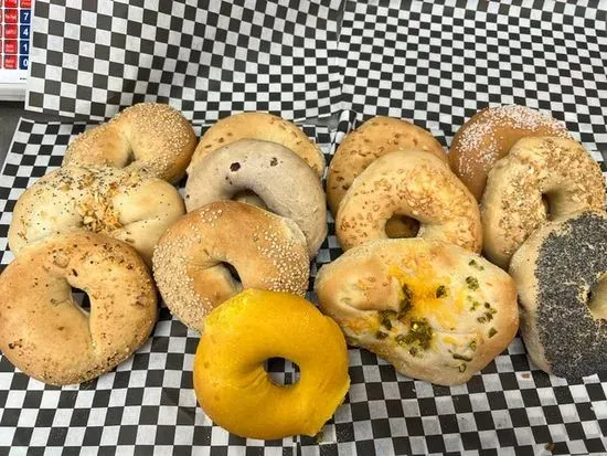 Bakers Dozen Bagels (13)