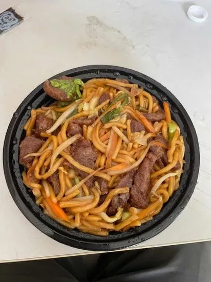 C32. Beef Lo Mein