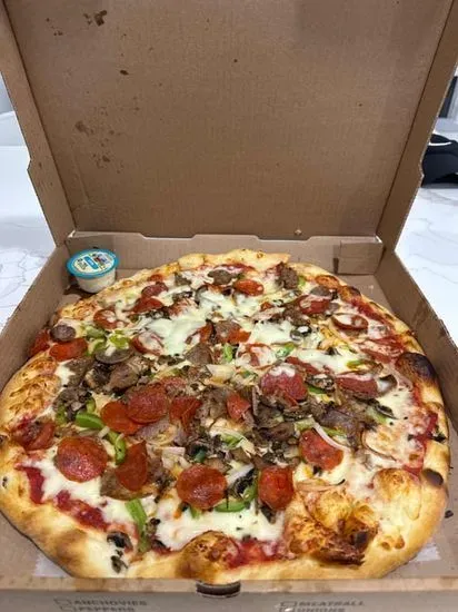 Deluxe Pizza (Large 16")