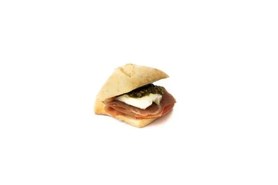 81. Serrano ham, fresh mozzarella, tomato and pesto (Chapata)