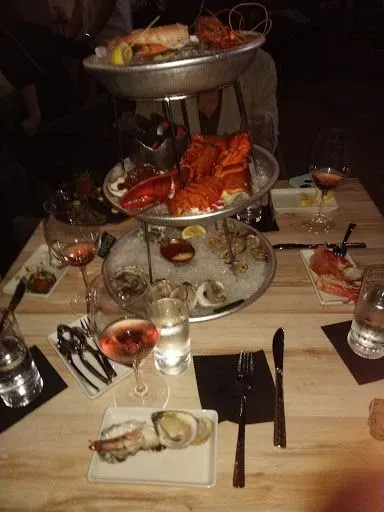 SEAFOOD TOWER