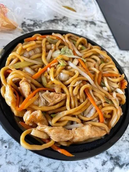 30. Chicken Lo Mein / 鸡捞面