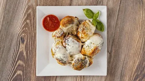 Garlic Rolls with Melted Mozzarella (8 Pieces)