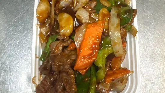 E10. Mongolian Chicken / Beef