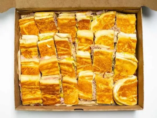 Mini Cubans Tray (24 pieces)
