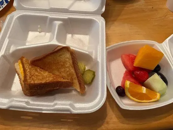 Kids Grilled Cheese With Fruit