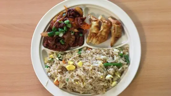 AS3. Aggie Jeyuk with fried rice