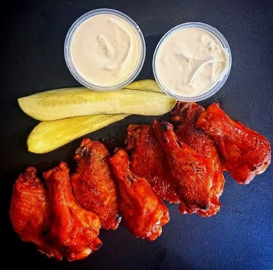 + BUFFALO WINGS 8ct