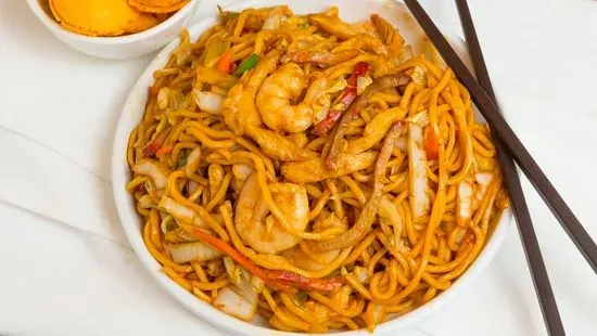 37. House Special Lo Mein