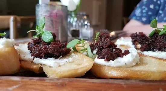 Goat Cheese & Bacon Jam Crostini