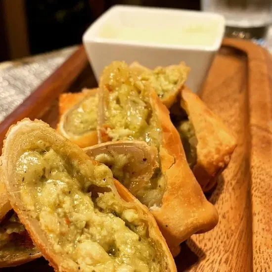 Chicken Pesto Spring Rolls