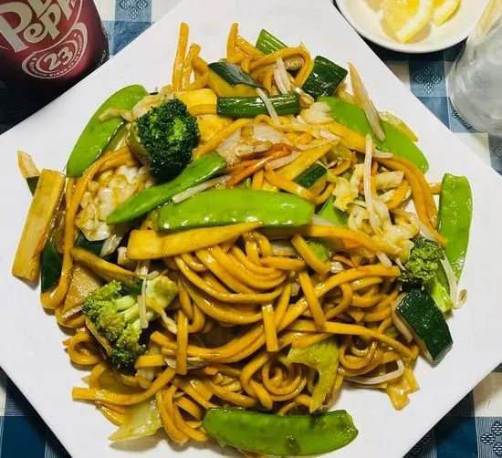 D31. Vegetable Lo Mein