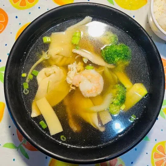 S6. House Wonton Soup (For 2 People)