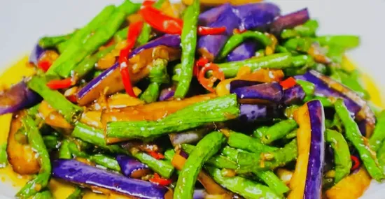 V4. Sautéed Eggplant with Green Beans