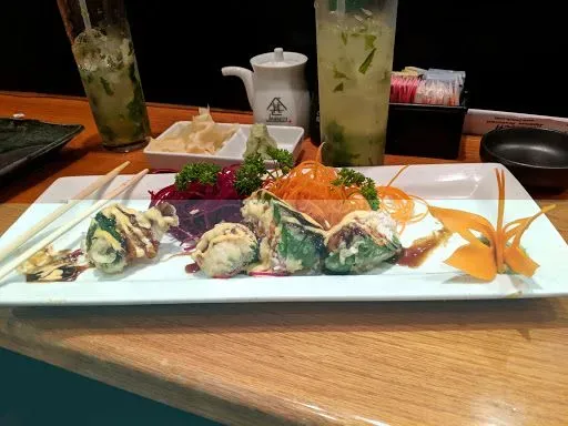 Jinbeh Special Roll