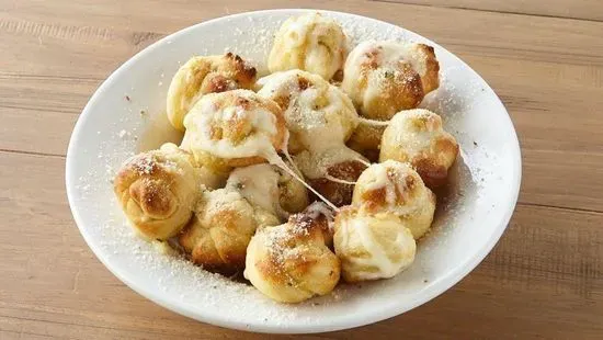 Mini Garlic Knots with Cheese