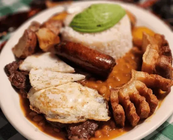 BANDEJA TIPICA