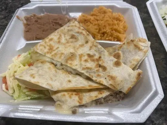 16. Plato de Quesadilla