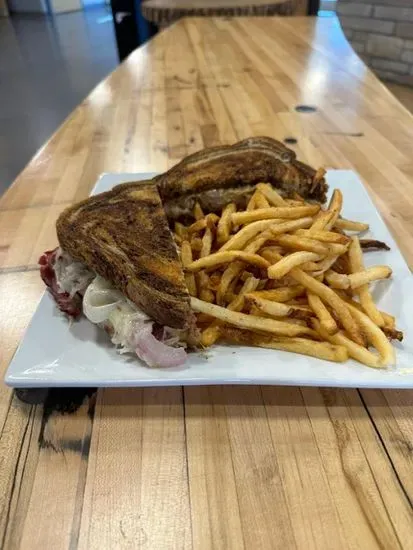 Pastrami Reuben