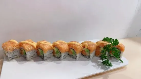 Salmon Family Roll (8 Pieces)