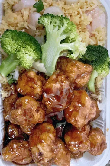 1. General Tso's Chicken with Shrimp Fried Rice/左宗鸡跟虾炒饭