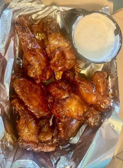 Traditional Bone in Wings (6 Pieces)