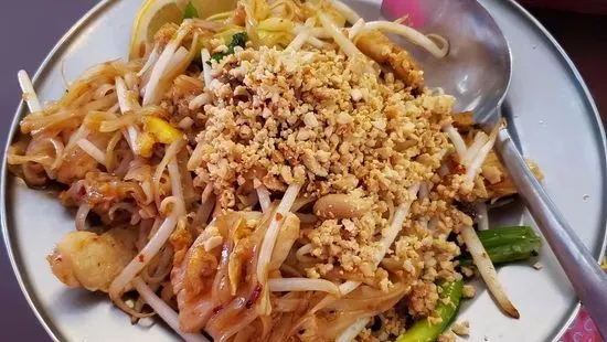 T18. Pad Thai