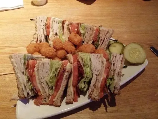 TURKEY CLUB SANDWICH