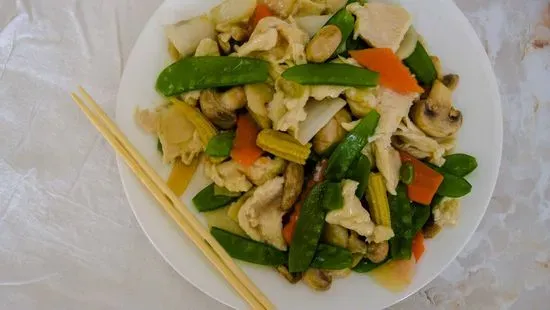 102. Moo Goo Gai Pan