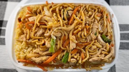 C3. Chicken Lo Mein