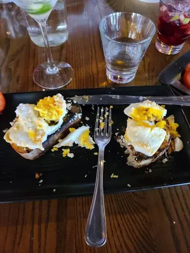 Eggs Benedict
