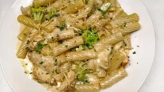 Large Chicken Ziti Broccoli