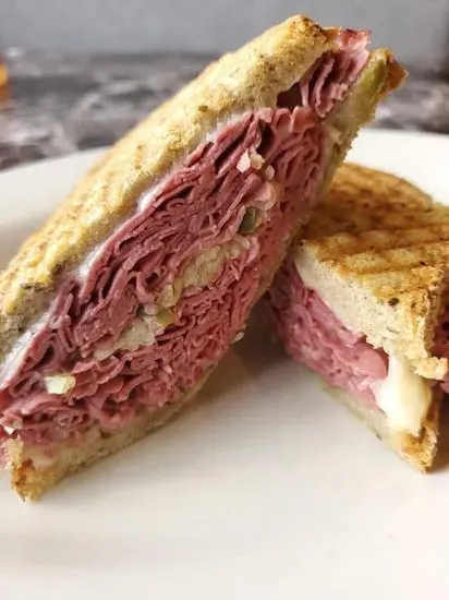 CORNED BEEF RUEBEN