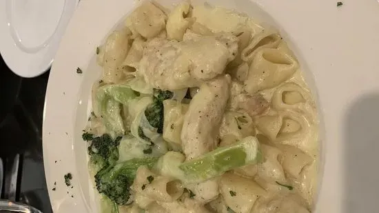 Chicken Broccoli Alfredo