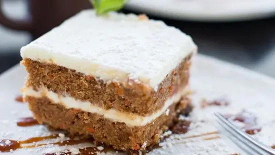 GLUTEN SENSITIVE CARROT CAKE