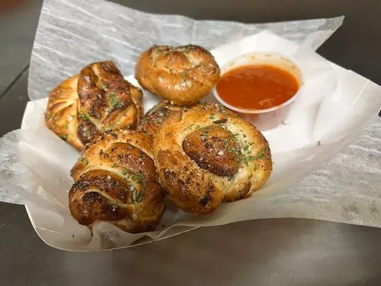 Garlic Knots  6pc.