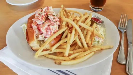 Traditional Lobster Roll